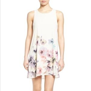 JELLA C. | Floral Mini Swing Dress Crew Neck with Keyhole
